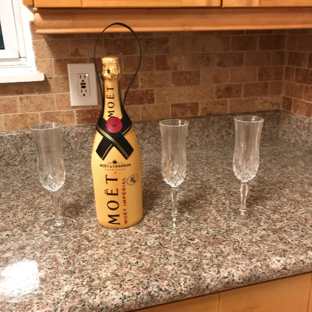 Meet your Posher, Gloria